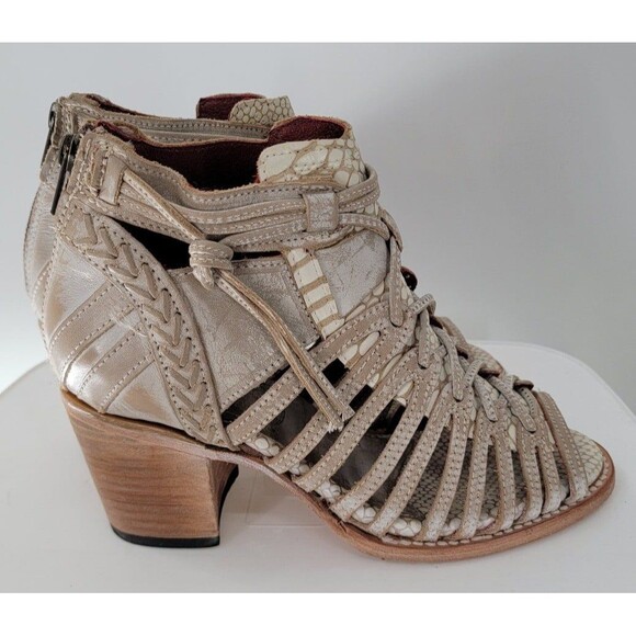 Freebird by Steven Shoes - Freebird By Steven Shoes Freebird Wazee Sandals